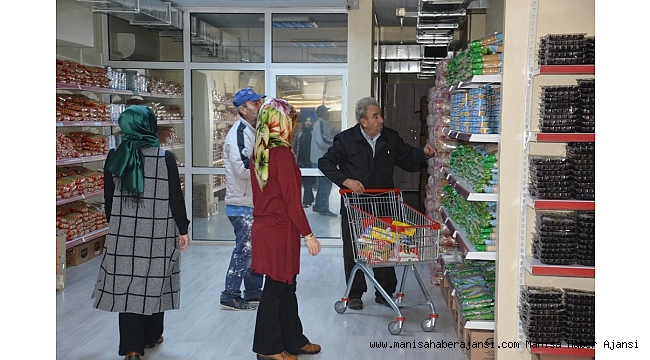 Şehzadeler'de İYİBANK ihtiyaç sahiplerini sevindiriyor