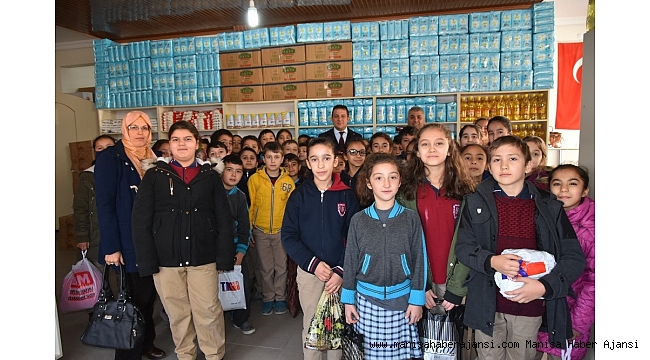 Taytanlı öğrencilerinden sosyal markete destek