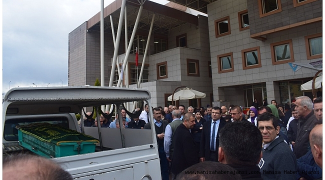 Alaşehir'de Zekiye hemşire son yolculuğuna uğurlandı