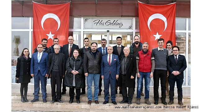 Başkan Kayda'dan gazetecilere kahvaltılı kutlama