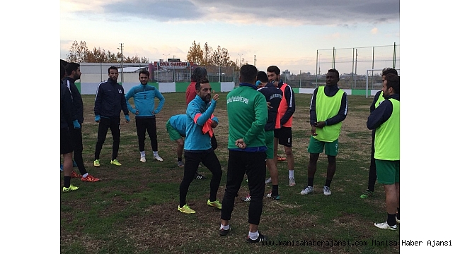 Lider Salihli Belediyespor sahaya iniyor
