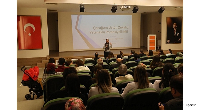Manisa'da 'Çocuğunuz üstün zekalı olabilir mi?' semineri