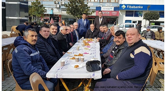 Salihli'de Mehmetçik için lokma dağıttılar