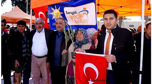 Sarıgöl'de AK Parti'li gençlerden Mehmetçik'e destek