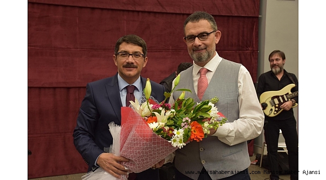 Şehzadeler'de İbrahim Sadri ile şiir gecesi