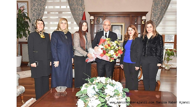 Sığınmacılarla ilgili projeyi Vali Güvençer'e sundular