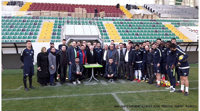 AK Parti'den T.M. Akhisarspor'a baklavalı ziyaret