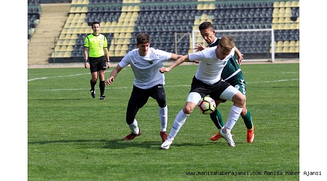 Akhisarspor'un gençleri Konya'yı 5-4'le geçti