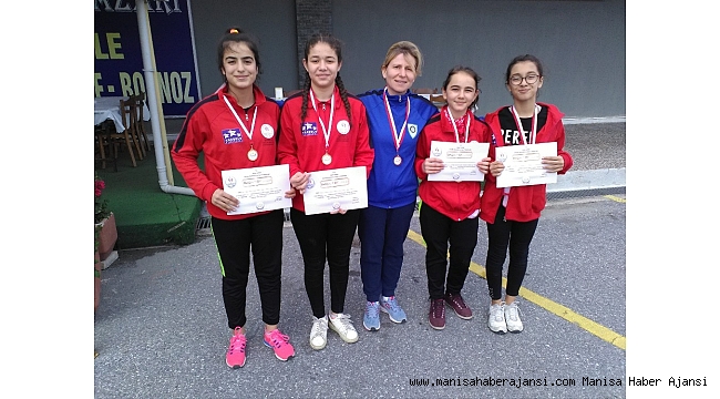 Badminton'da Manisa Büyükşehir Belediyespor'un yıldızı parladı