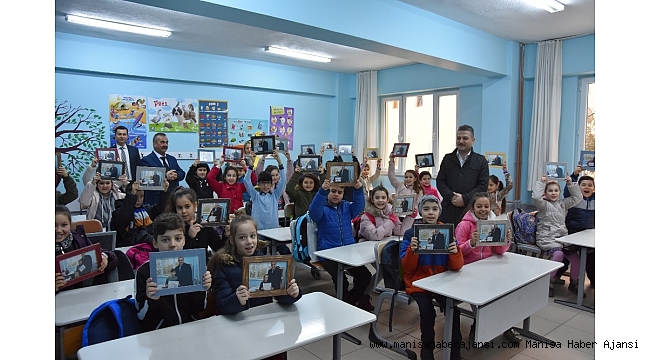 Başkan Karaçoban'dan öğrencilere anlamlı hediye