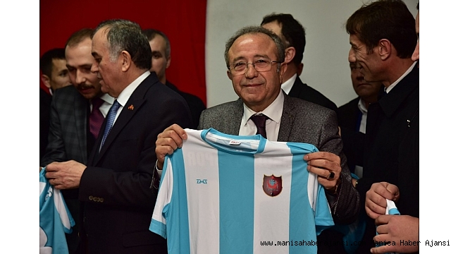 Büüyükşehirden Akçaköyspor'a forma desteği