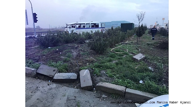 Manisa'da işçi servisi takla attı: 12 yaralı