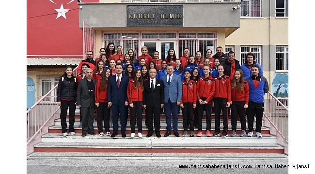 Salihli'de 5'inci 'sporu seviyoruz' paneli