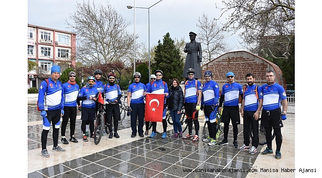 'Bisiklet Hayattır' Grubu Çanakkale'de Manisa'yı temsil etti