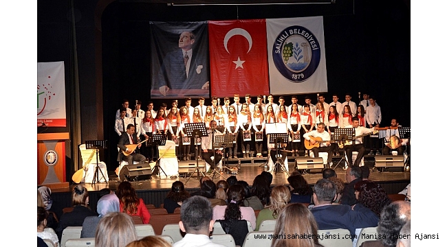 Lise öğrencilerinden &#039;Engelleri birlikte aşalım&#039; konseri