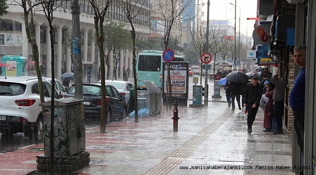 Manisa&#039;da dolu yağdı
