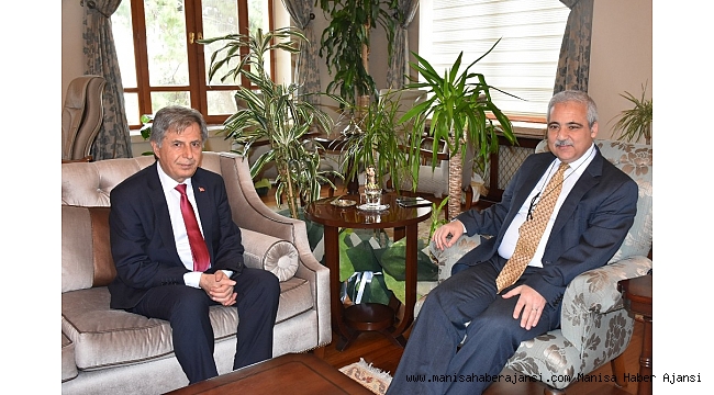 Manisa'nın yeni İl Milli Eğitim Müdürü Çetin göreve başladı
