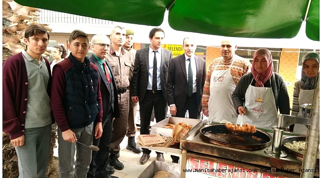Selendi Anadolu Lisesinden şehitler için lokma hayrı