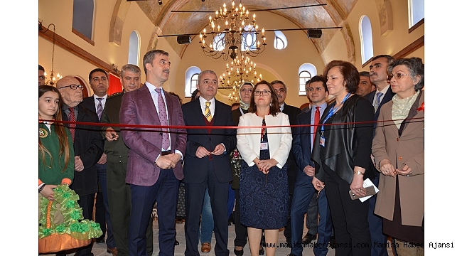 Turgutlu'da kadınları anlatan renkler tuvalle buluştu