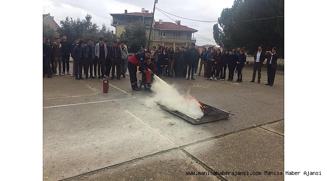 Yapılan tatbikatla yangına nasıl müdahale edeceklerini öğrendiler