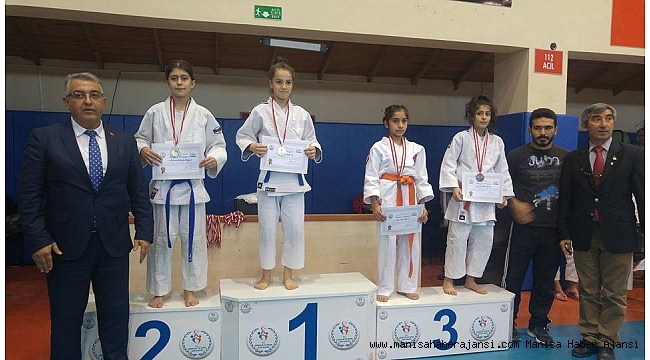 Yunusemreli judocular Burdur'dan derecelerle döndü