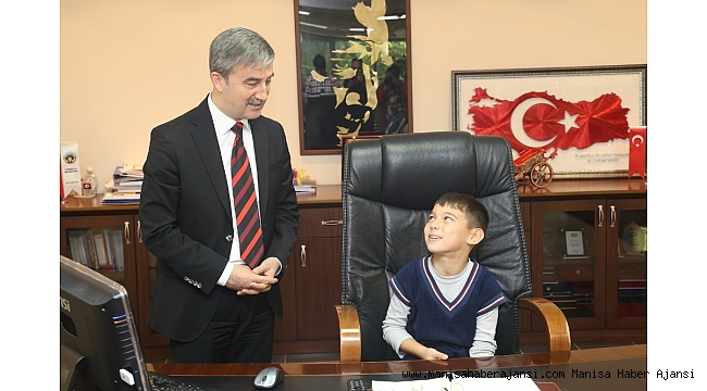 Başkan Şirin'in makamında gün çocukların günü oldu