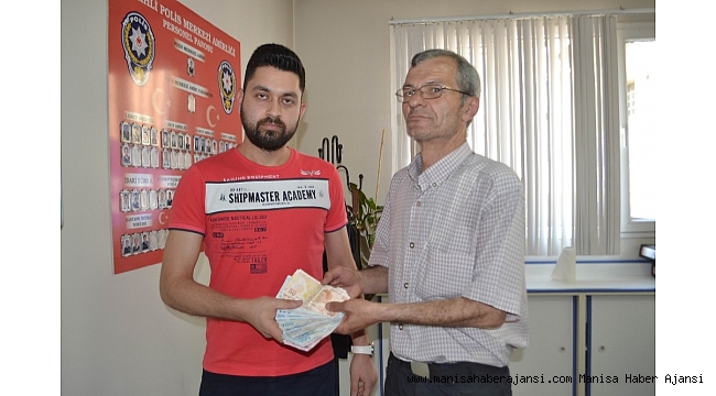 İşsiz vatandaş yolda bulduğu 3 bin 300 lirayı sahibine ulaştırdı