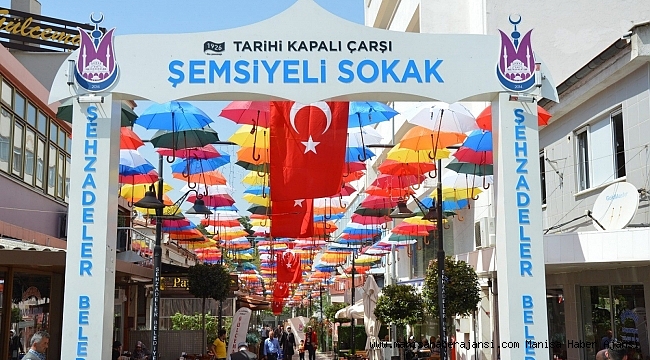 Manisa'da Şemsiyeli Sokak yenilendi