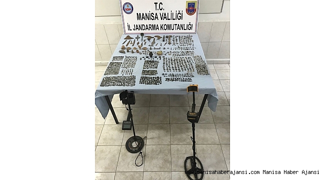Manisa'da 521 sikke ve onlarca tarihi eser ele geçirildi