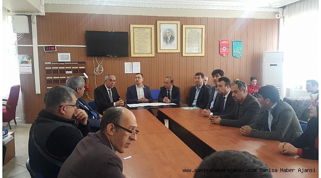 Manisa'da Eğitim-Bir-Sen'den imza kampanyası