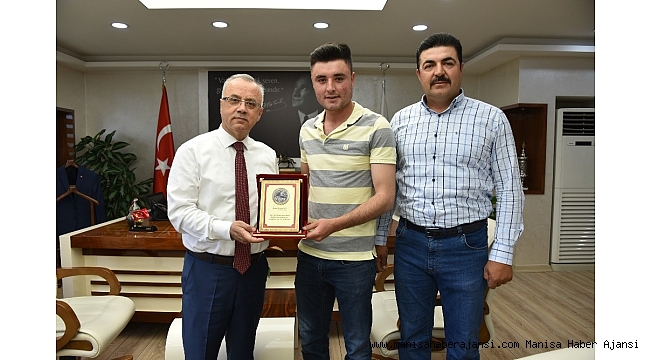 Mehmetçik'ten Başkan Kayda'ya plaketli teşekkür