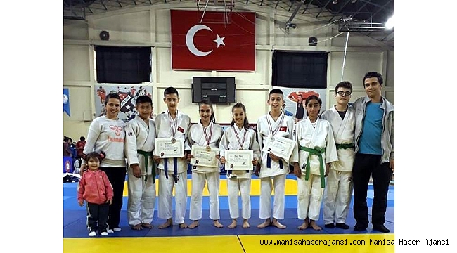 Salihlili judocular Çorum'dan madalyalarla döndü