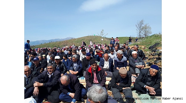 Sarıgöl'de yağmur duasına çıktılar