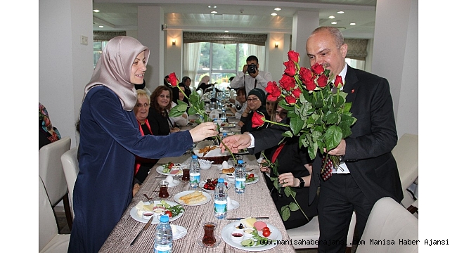 AK Parti anneleri unutmadı