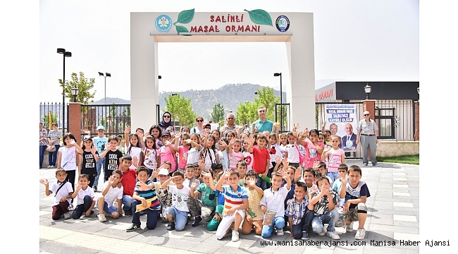 Çocuklar hem kitap okudu, hem eğlendi