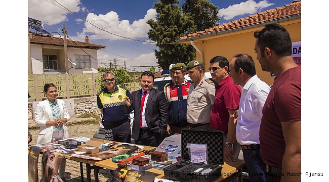 Demirci'de öğrencilere trafik eğitimi
