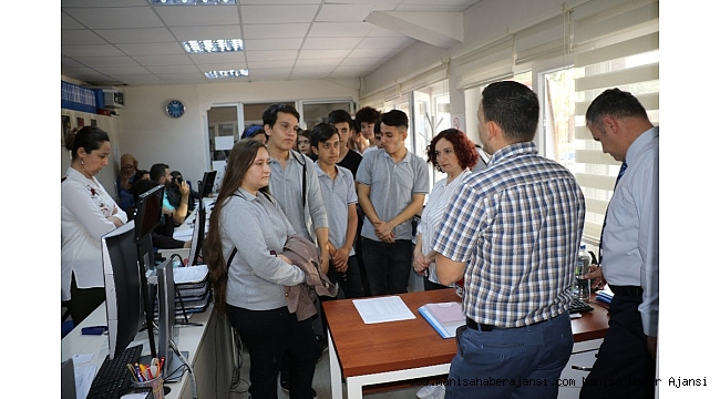 Geleceğin muhasebecileri Yunusemre Belediyesi'ni gezdi