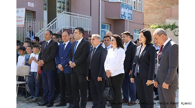 Gördes'te 'TÜBİTAK 4006 Bilim Fuarı' açıldı