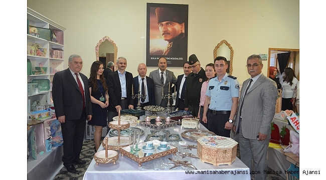 Kula HEM'den yıl sonu sergisi