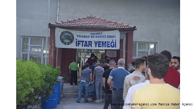 Kula protokolü, STSO'nun iftar programına katıldı