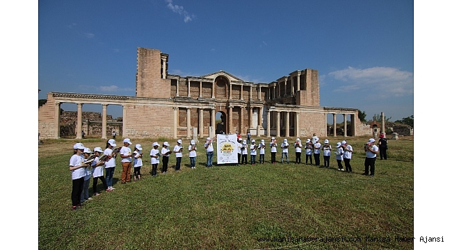 Öğrencilerden "Okumak Yaşamaktır" projesine destek