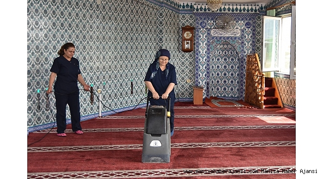 Salihli'de camiler bayrama hazırlanıyor