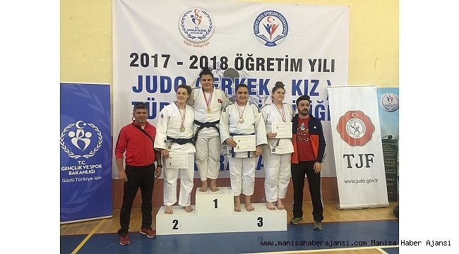 Salihlili genç judoculardan 3 madalya