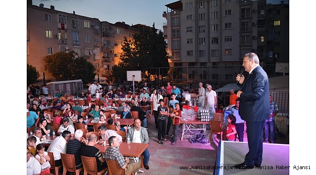 Yunusemre'de iftar sofrası Topçuasım'da kuruldu