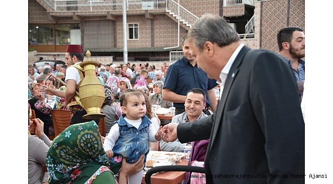 Yunusemre'de iftar sofrası Üçpınar'da kuruldu