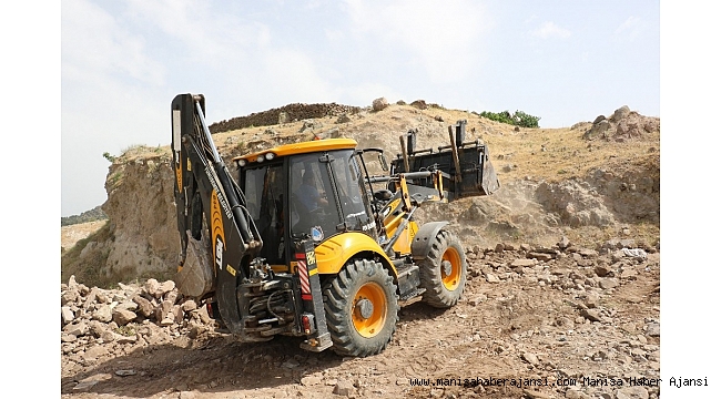 Yunusemre'den Karakılınçlı'da yol çalışması
