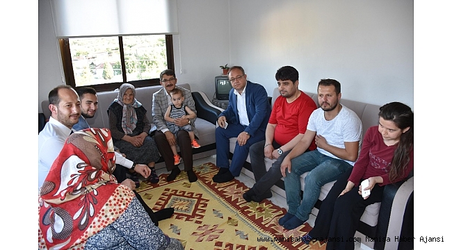 Başkan Çelik'ten iftar öncesi ev ziyaretleri