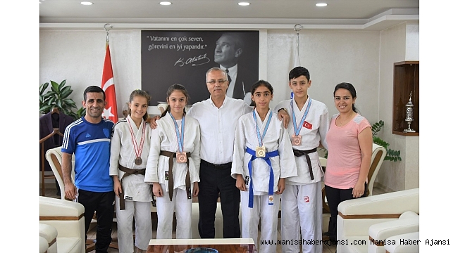 Başkan Kayda'dan başarılı judoculara hediye