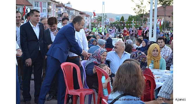 Binlerce Kulalı Kadir Gecesi'nde iftarda buluştu