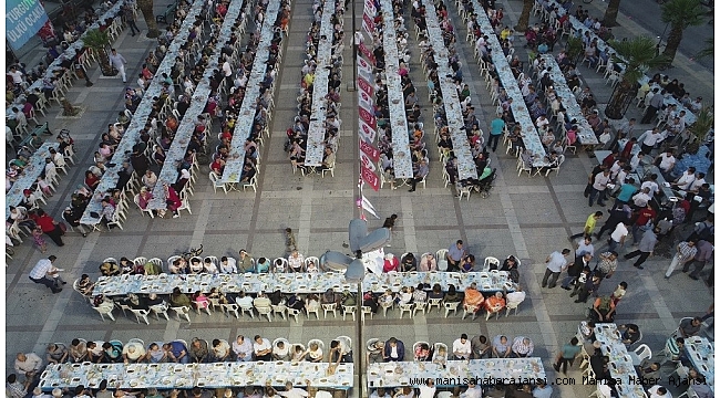 Binlerce vatandaş iftar sofrasında buluştu